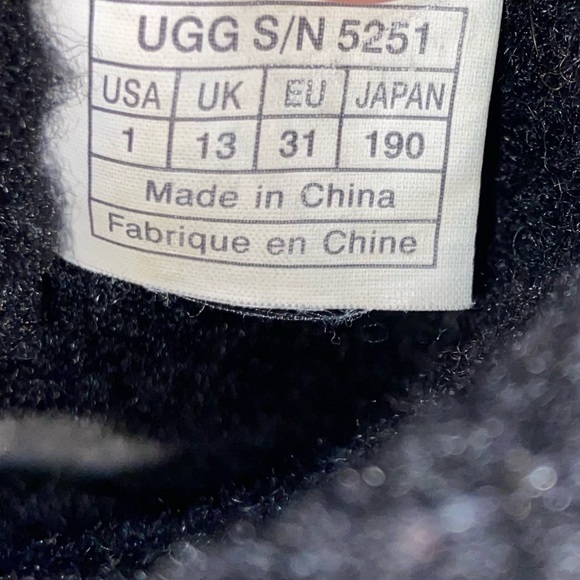 Ugg Kids Classic Sheepskin Boot in Black - Picture 3 of 5